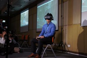 The Geotechnical Engineering Office (GEO) has introduced virtual reality training this year for colleagues to experience how to deal with landslides. This is the first time such training has been introduced. 