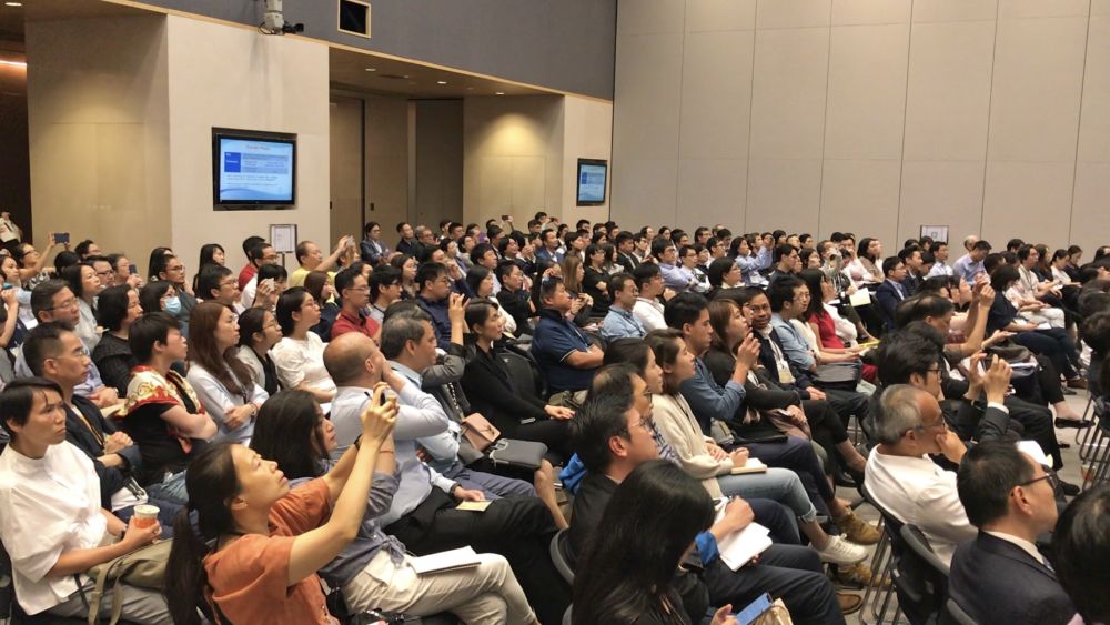 The industry seminar is well-received.