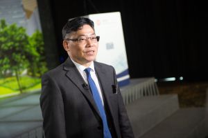 The PSW, Mr LAM Sai-hung, says that the CoE will provide structured, continuous and contemporary high-level leadership professional training in the coming three years for about 150 project leaders, i.e., government directorate officials in charge of public works projects and senior leaders of the industry. 