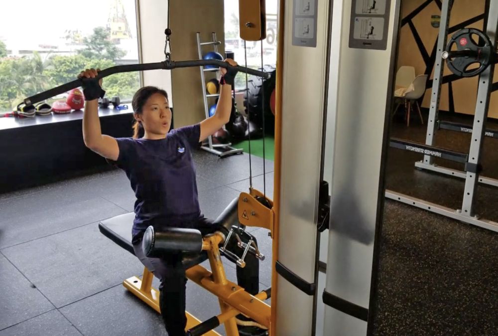 To cope with the work, Koey works out every week persistently and has hit the gym four times a week at her peak to improve body strength.