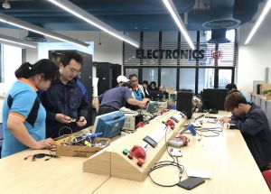 The Skill Assessment Centre, located next to the Electrical and Mechanical Services Department Headquarters at Kowloon Bay, offers training on mechanics, electrics, electronics, air-conditioning, etc., and trade testing services.