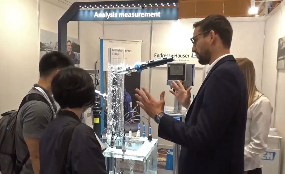 About 40 exhibitors took part in the exhibition held during the conference to showcase the latest products, technologies and solutions to water supply, flood prevention and sewage treatment available worldwide.