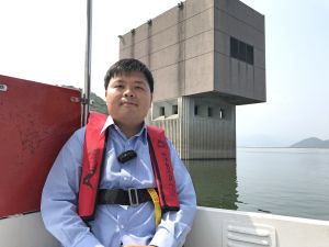 Waterworks Chemist of the Water Supplies Department, Mr TANG Ho-wai, says that to ensure an ecological balance and to maintain good water quality, the department will maintain a certain quantity of fish, which feed on algae, in the reservoirs by stocking fish fry into them every year. 