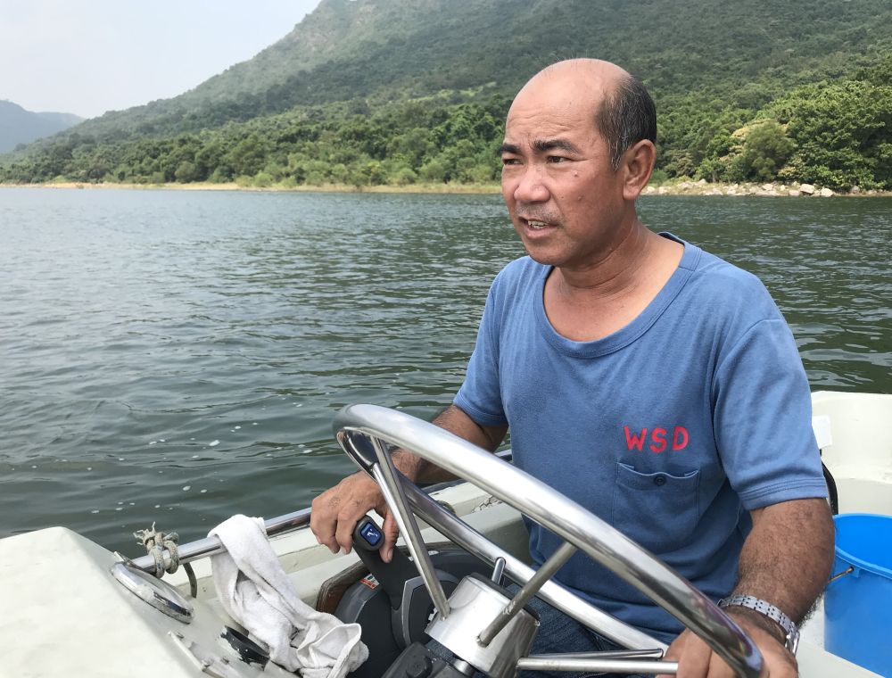 Artisan (Fishing) of the WSD, Mr KWOK Taihei, says that the water