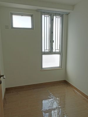 MiC adopts the concept of “factory assembly followed by on-site installation”, where freestanding modules, such as living rooms, bedrooms, kitchens, bathrooms, etc., are prefabricated in a factory and then transported to the site for installation like piling up building blocks with a view to minimising the duration of works on site.