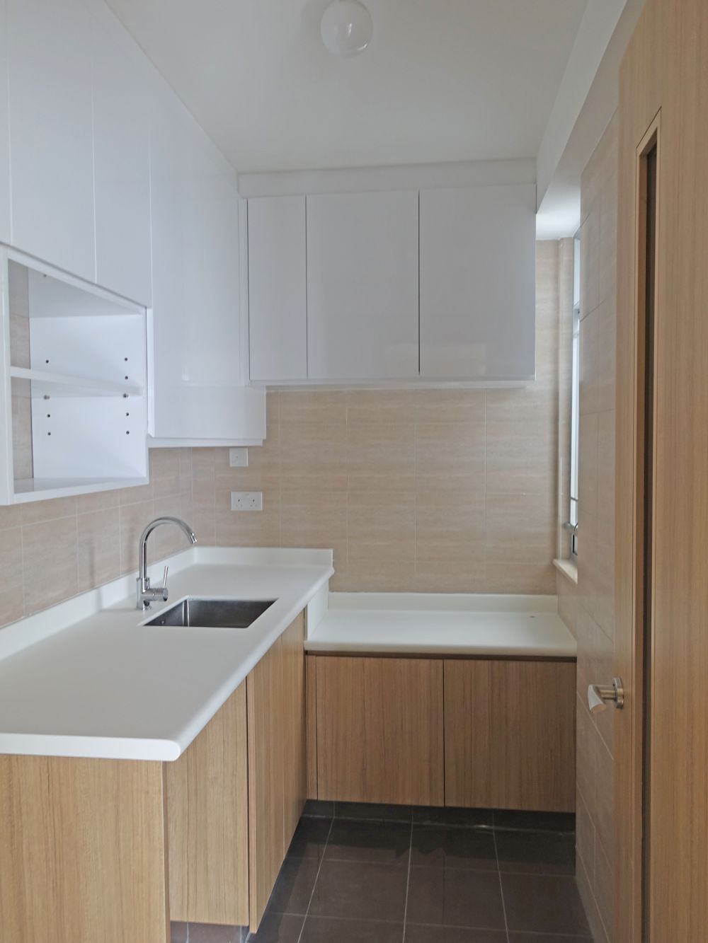 MiC adopts the concept of “factory assembly followed by on-site installation”, where freestanding modules, such as living rooms, bedrooms, kitchens, bathrooms, etc., are prefabricated in a factory and then transported to the site for installation like piling up building blocks with a view to minimising the duration of works on site.