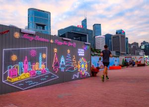 Ms Sharmaine KWAN, the art installation designer, says that she hopes to infuse the harbourfront with a stronger Christmas ambience and showcase the unique vibrancy of the city with her artwork of neon lighting.