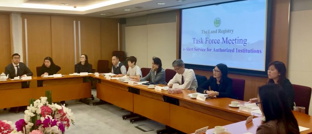 The LR establishes a Task Force in the early stage of service initiative to involve the HKMA, the Hong Kong Association of Banks and the banking industry on the joint development of e-Alert Service strategies with a view to offering a customer-focused service.