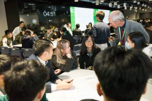 Discussions have been arranged between overseas speakers and more than 120 students in the disciplines of landscape architecture, arboriculture and horticulture on how to achieve the sustainable urban forestry within a high-density city environment.