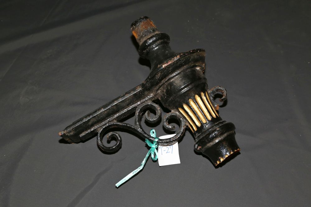 The Duddell Street Steps and Gas Lamps were damaged by a fallen wall-growing tree during the onslaught of super typhoon Mangkhut on Hong Kong in 2018. The cast-iron lamp post and gas lanterns were seriously damaged.