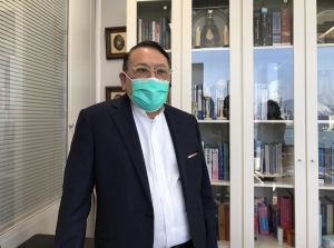 Mr SHEK Lai-him, Abraham, Legislative Council member from the real estate and construction constituency, says that the industry is very serious in facing this battle and one of the measures is setting up a fund to help frontline practitioners in need. 