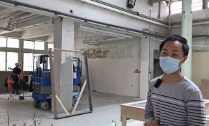 Mr Stanley HO, Service Development Officer of the centre, says that after renovation, the centre will provide different facilities suitable for different age groups. The room beside him will become a function room and a kitchen for cooking classes and parent-child activities.