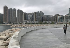 The CEDD has constructed a wave wall of about 600 metres in length and 1.1 metres in height at the TKO Waterfront Park to reduce the threat of overtopping waves to coastal residents and facilities during typhoons.