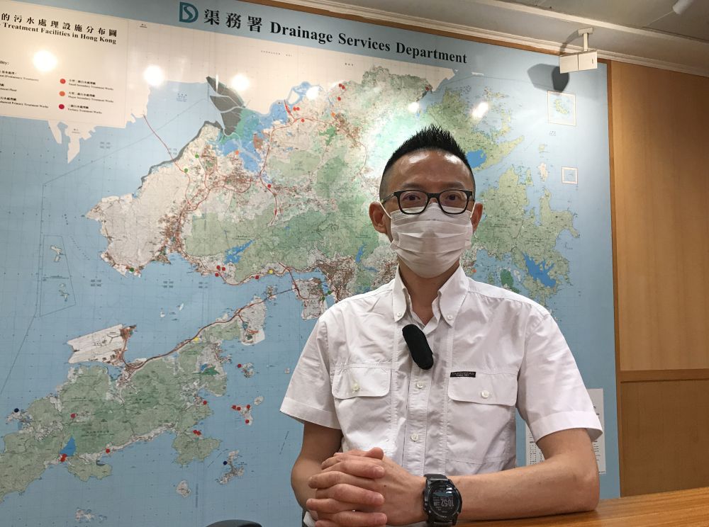 Mr CHUI Wai-yiu, Inspector of Works of the Drainage Services Department, is responsible for the management of drainage matters in Wan Chai District, his duty includes handling of public requests for assistance, responding to enquiries from members of the District Councils and owners' committees of buildings, and commissioning of newly completed drainage projects.
