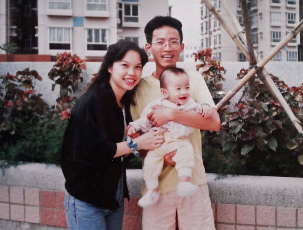 Mr CHUI Wai-yiu has been getting along with his daughter like a friend and hopes that she will share her feelings and ideas with him at ease.