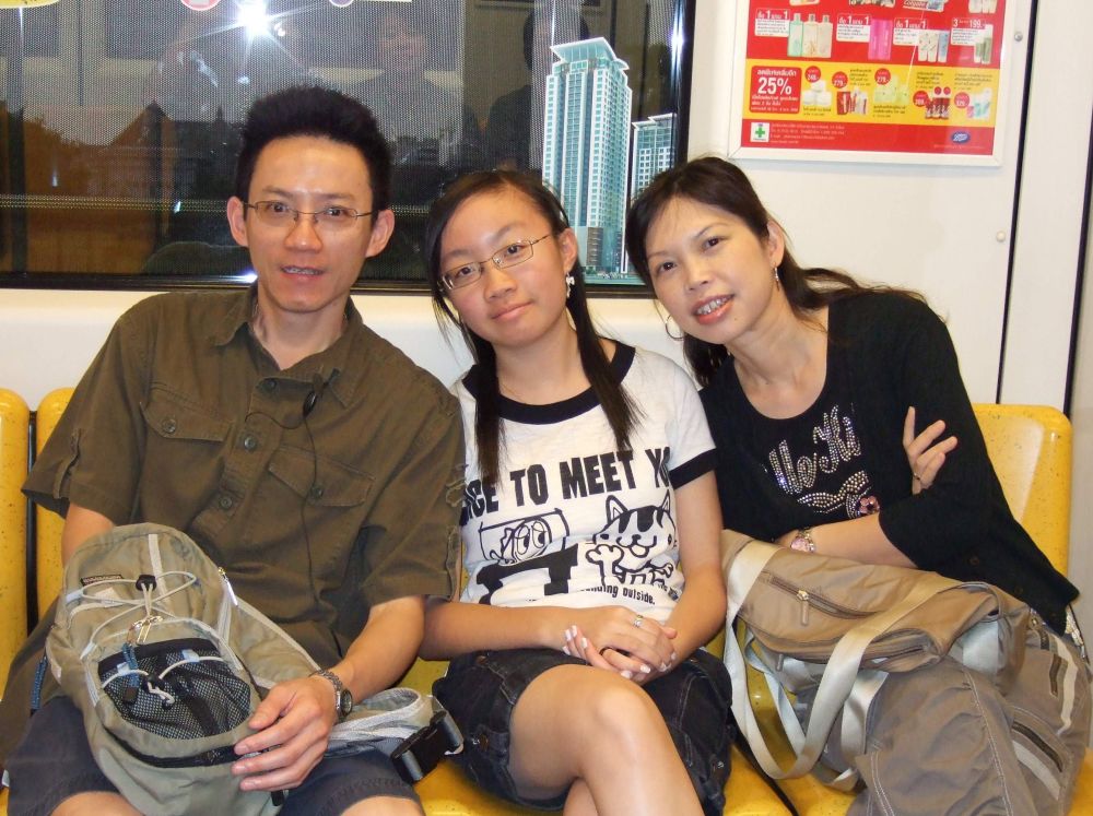 Mr CHUI Wai-yiu has been getting along with his daughter like a friend and hopes that she will share her feelings and ideas with him at ease.