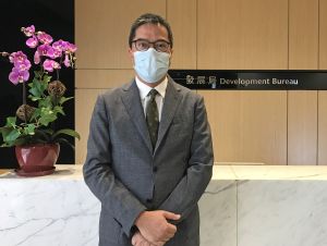 The Secretary for Development, Mr WONG Wai-lun, Michael, says that the Government will use the Anti-epidemic Fund to provide subsidy for employers of the construction industry to create opportunities for both on-the-job and practical training for new graduates and assistant professionals.