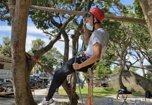 Having received a certificate in Integrated Tree Climbing this year, Mr LEUNG Yat-fat says he will seize the opportunity offered by the Study Sponsorship Scheme to further his studies. He has already enrolled in the course of Certificate in Petrol Chainsaw Use and Maintenance and Tree Trimming to enrich himself with more arboriculture skills.