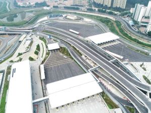 On the left of the picture are inbound goods vehicle kiosks, while on the right of the picture are outbound goods vehicle kiosks.