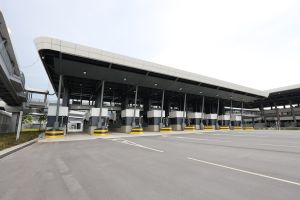 Pictured are the cargo examination facilities at the Heung Yuen Wai BCP.