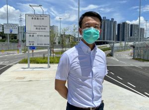 Chief Engineer of the Civil Engineering and Development Department (CEDD), Mr YIP Hung-ping, Joe, says that the Heung Yuen Wai BCP is Hong Kong’s first-ever boundary control point designed with the concept of “direct access by passengers and vehicles”.