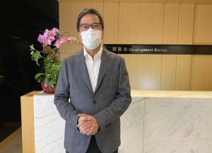 The Secretary for Development, Mr WONG Wai-lun, Michael, says that five kilometres of new harbourfront promenades have been created on both sides of the Victoria Harbour over the past three years and our harbourfront promenades have become leisure and “check-in” hotspots on social media.