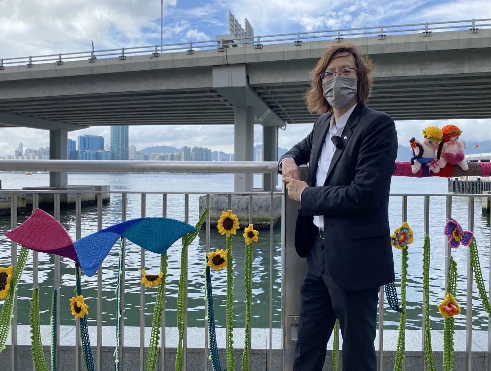 The Government has set aside a dedicated funding of $6.5 billion for the future harbourfront development. The Chairman of the Harbourfront Commission (HC), Mr NG Wing-shun, Vincent, says that the HC will make an all-out effort to implement the 13 harbourfront enhancement projects with the funding, and he looks forward to the extension of the Victoria Harbour promenades to 34 kilometres from the existing 23 kilometres by 2028.