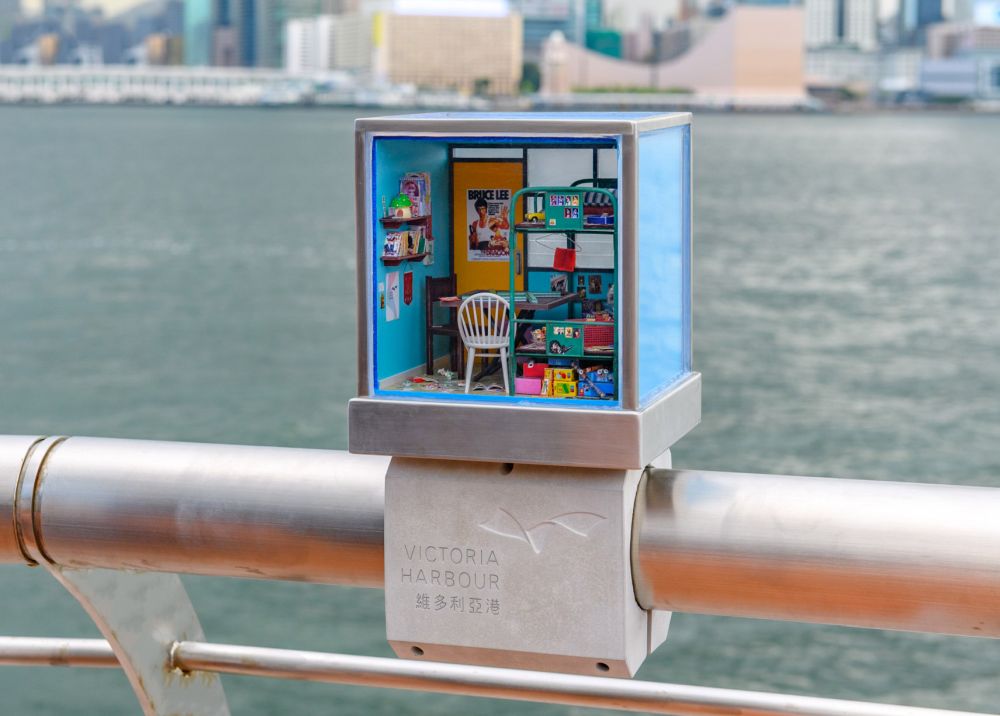 The HC makes a new attempt by inviting local artists or organisations to set up pop-up artist installations in different sections of the harbourfront areas, such as the constellation angel dolls display and miniature craftwork along the harbourfront promenade connecting Tamar and the Hong Kong Convention and Exhibition Centre.