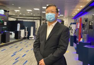 The DEMS, Mr PANG Yiu-hung, says that each colleague has proactively joined in the fight against the virus, making every seemingly impossible mission possible. He is so proud of them.