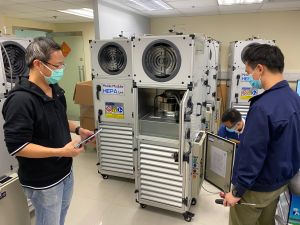 Working with the Hospital Authority and the industry, the EMSD designs and installs Mobile Modular High Efficiency Particulate Air Units in a short time so that some of the general medical wards can be retrofitted into second-tier isolation wards with negative pressure function.