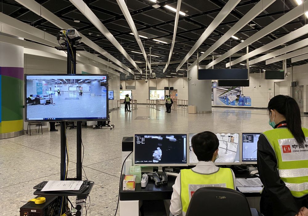 The EMSD has installed body temperature screening systems in many government venues such as government buildings, boundary control points and markets, enhancing the efficiency of this method to prevent the spread of the epidemic.