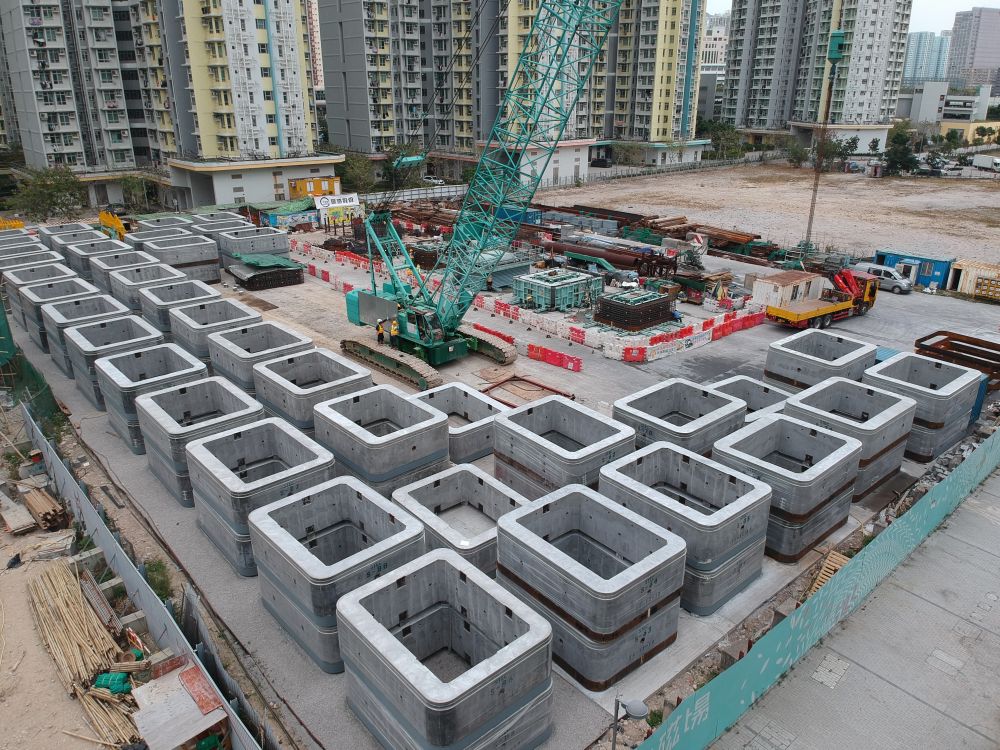 The subway will be formed by 92 prefabricated segments., and a prefabrication yard is set up near the launching shaft for easier transportation of segments.