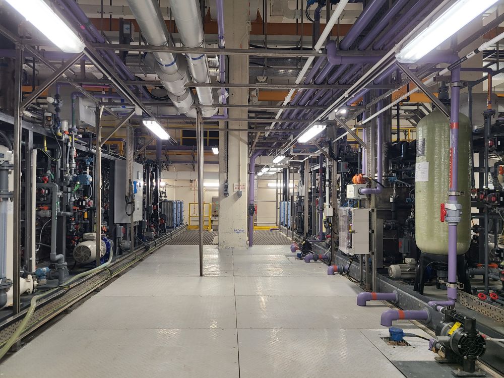 The project team adopts the Building Information Modelling (BIM) technology to simulate the alignment of the new water mains and arrange the construction sequences in advance so as to carry out the expansion works without affecting the current operation of the WTW. The BIM technology shows the complex components inside the WTW in 3D format.