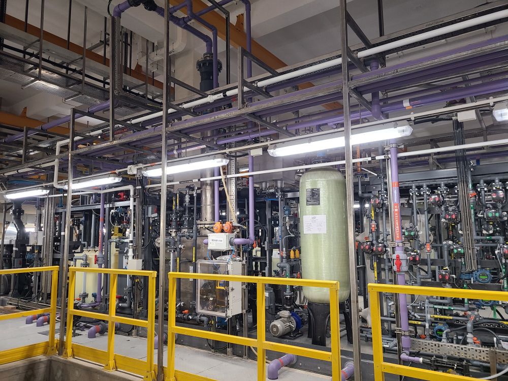 In the expansion of the Tai Po WTW, an on-site chlorine generation facility has been specially incorporated in the plant to generate the amount of chlorine on demand for immediate chlorination of the treated water to produce the residual chlorine. This will eliminate the risk of chlorine leakage during transportation and storage of imported liquid chlorine.