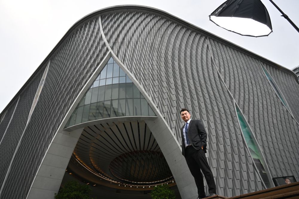 Michael, now a senior project manager, recently led a team of more than 100 workers to complete the Xiqu Centre project, a large-scale project in the West Kowloon Cultural District.