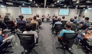 The BD is developing an Electronic Submission Hub to receive and process building plans and related applications. Photo shows the BD introducing the new system to the industry.