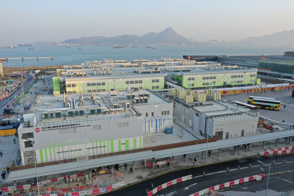 The hospital comprises six Ward Blocks and one Central Medical Block, providing a total of 816 negative pressure beds.