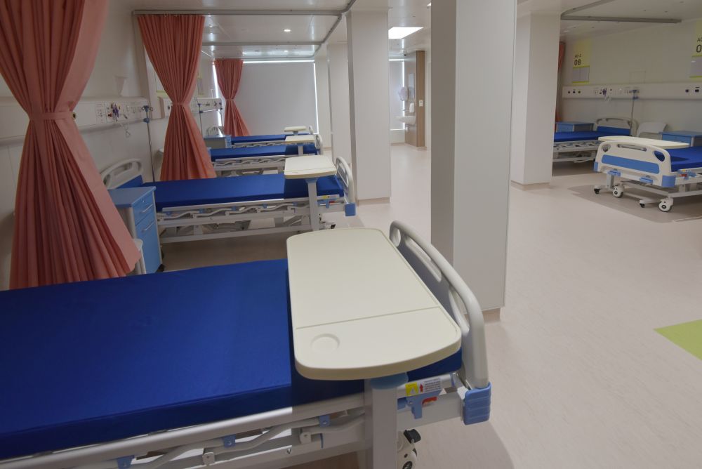 Each ward is equipped with six beds.