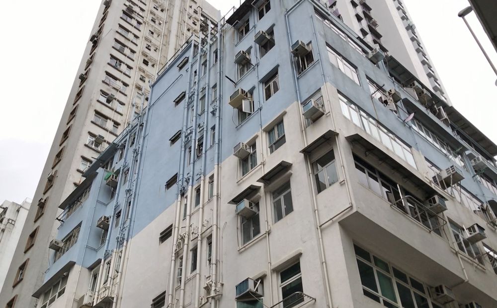 As a preventive measure, the BD has engaged consultancy firms to inspect the drainage pipes at the external walls of some 20 000 private residential or composite buildings across the territory.