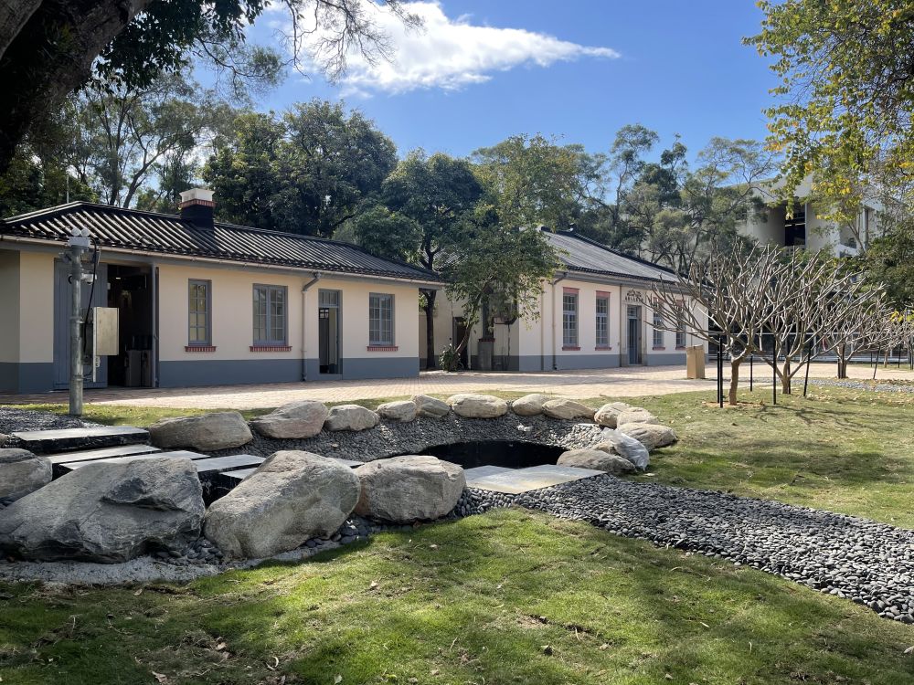 Located in a green and shaded rural area in Kwu Tung and around Long Valley with rich biodiversity and special habitats, the LHTWC is suitable for development into the Eco-Learn Institute.