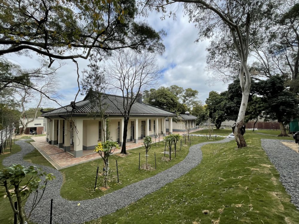 The outdoor area of the LHTWC will be designated as an agriculture microcosm area featuring a Chinese medical herbs garden, an organic farm, etc.