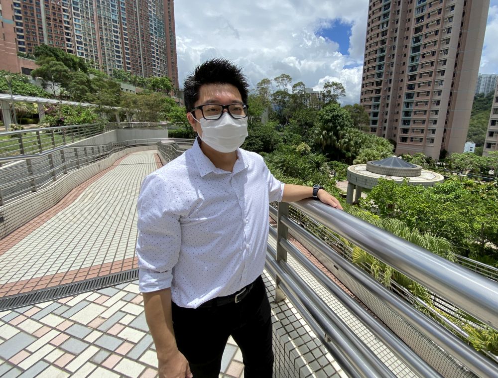 Pictured is Project Manager of the Architectural Services Department (ArchSD), Mr TANG Shing-yan, Otto, who is featured in this week’s “My Blog”. He will share his feelings about becoming a father again during the pandemic and how he manages work and family life at the same time.