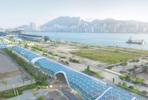 The Kai Tak Sky Garden, situated at the former Kai Tak Airport runway, has recently opened. With an elongated design inspired by the fuselage and wings of an aeroplane, the sky garden has become a new landmark in the Kai Tak Development Area.