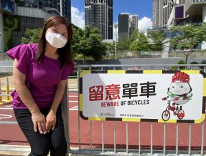 Ms Joyce TANG says that, to strengthen the safety awareness of cyclists and other road users about using the cycle track, the CEDD has borrowed the Road Safety Council’s mascot, Mr Safegg, for designing a series of “warm reminders” that are simple and easy to understand.