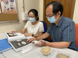 Colleagues of the AMO need to study a wide range of materials to get a more in-depth and comprehensive understanding about the significance of the archaeological remains, e.g. tracing the provenance of the ceramics, and analysing important information such as the kilns they originate from.