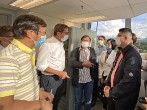 The Secretary for Development (SDEV), Mr WONG Wai-lun, Michael (second left), and Legislative Council (LegCo) Members visit Heung Yuen Wai Boundary Control Point (BCP) to have a bird’s eye view of the proposed site of the NTN New Town.