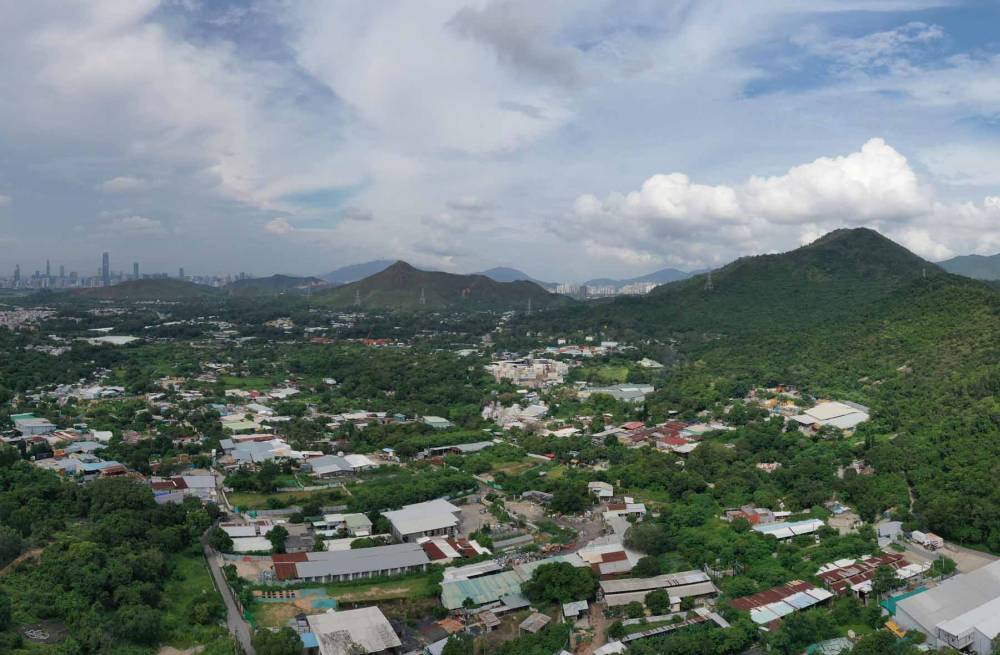 The STLMC DN can support residential developments with about 31 000 flats for accommodating about 84 000 people.