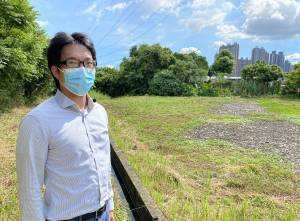 Engineer of the DSD, Mr NG Yat-fei, says that the DSD has engineered a 7-hectare wetland which is as large as 10 full-size football pitches in the downstream area of Yuen Long Bypass Floodway.