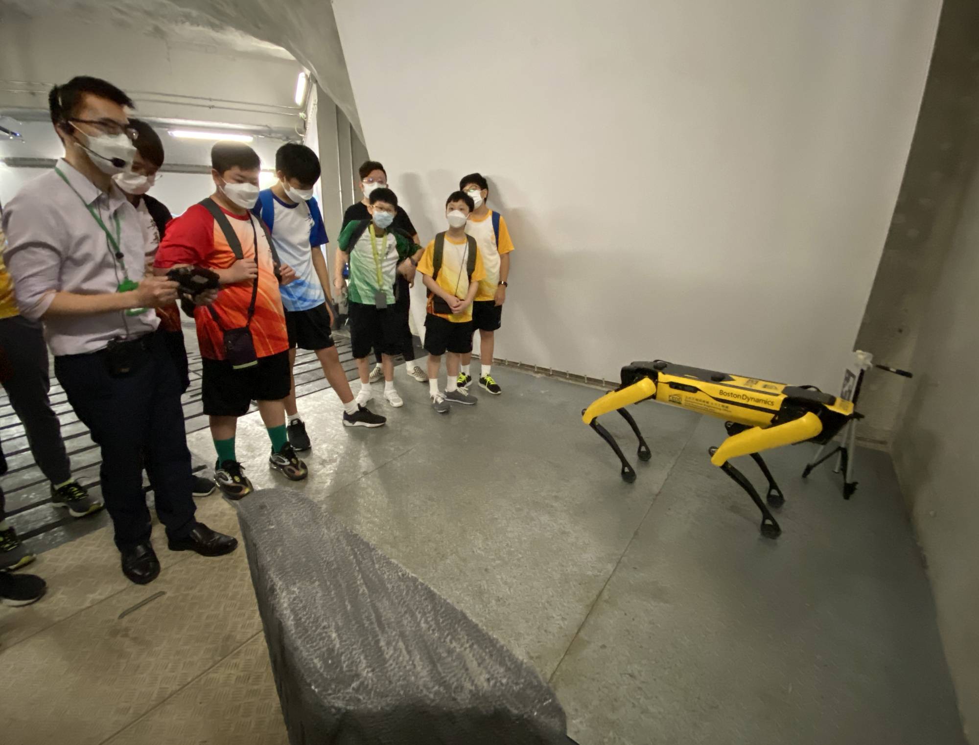 土力工程處近年積極應用創新科技，包括引入機械狗，管理山泥傾瀉的風險。