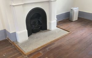 When the ArchSD and operators come across installations and components with special features, such as fireplaces and ceilings, they will preserve and restore them following the principle of “restoration to original state”. 